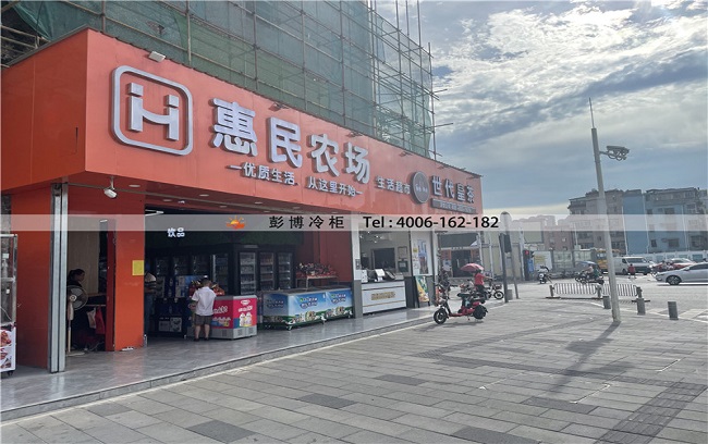 深圳市龙岗区红棉路惠民农场 转角展示柜